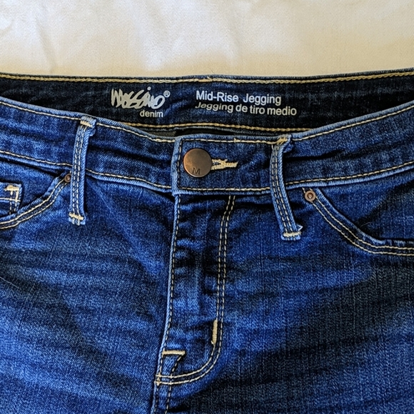 Jeans - Picture 2 of 3